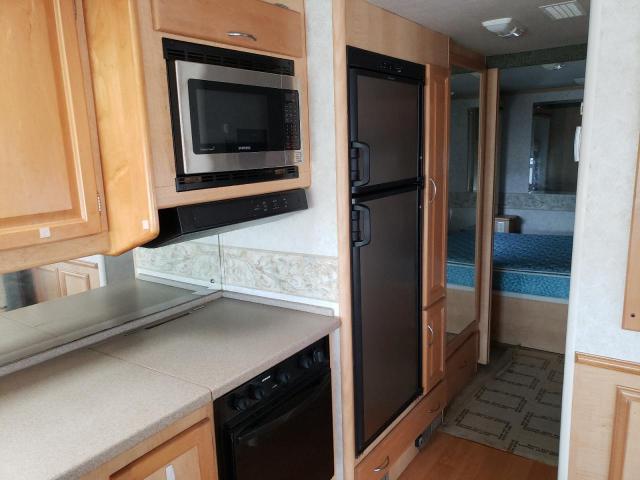 Photo 9 from auction – 2003 SOUT MOTORHOME with VIN 5B4MP67G523348399