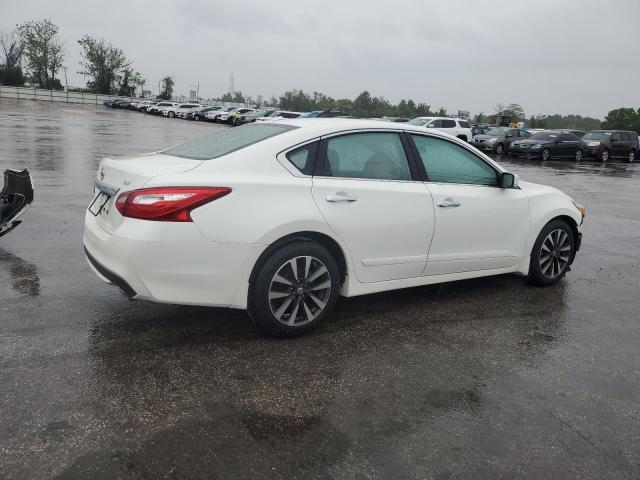 Photo 3 from auction – 2017 NISSAN ALTIMA 2.5 with VIN 1N4AL3AP0HC166589