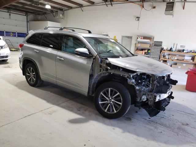 Photo 4 from auction – 2017 TOYOTA HIGHLANDER with VIN 5TDJZRFH2HS459910