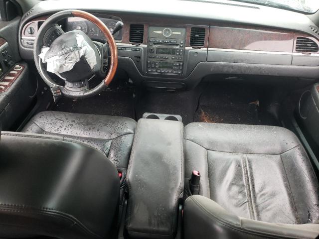 Photo 8 from auction – 2009 LINCOLN TOWN CAR S with VIN 2LNHM82VX9X604941