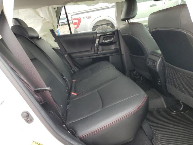 Photo 11 from auction – 2019 TOYOTA 4RUNNER SR with VIN JTEBU5JR0K5638015