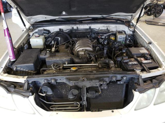 Фото 12 с аукциона – 2003 LEXUS LX 470 с VIN JTJHT00W133532906