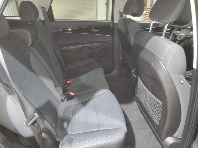 Photo 11 from auction – 2016 KIA SORENTO LX with VIN 5XYPGDA34GG042945