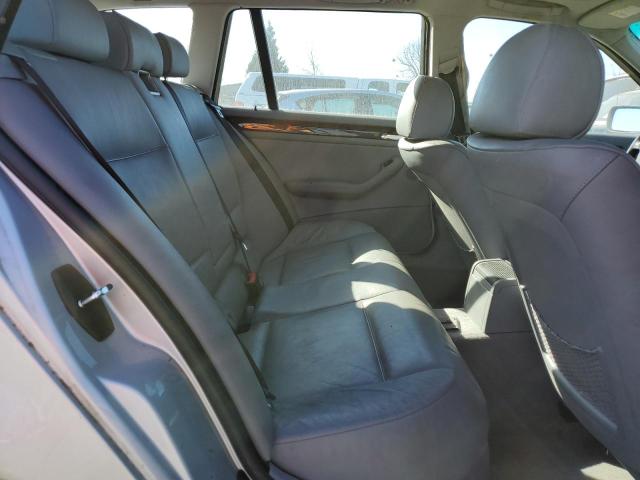 Photo 10 from auction – 2001 BMW 325 IT with VIN WBAAW33451ET42046