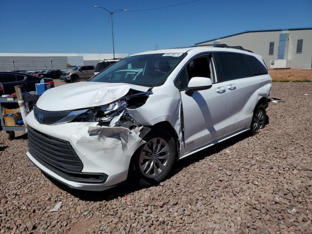 TOYOTA SIENNA LE 2021 with VIN 5TDKRKEC2MS073953 - Photo from auction