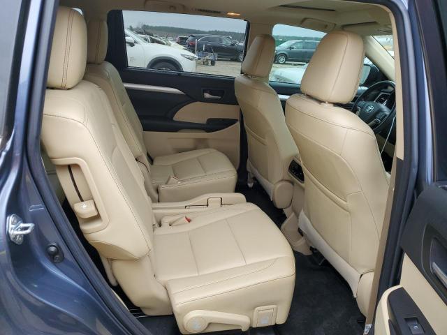 Zdjęcie 11 z aukcji – 2018 TOYOTA HIGHLANDER z VIN 5TDKZRFH6JS241432