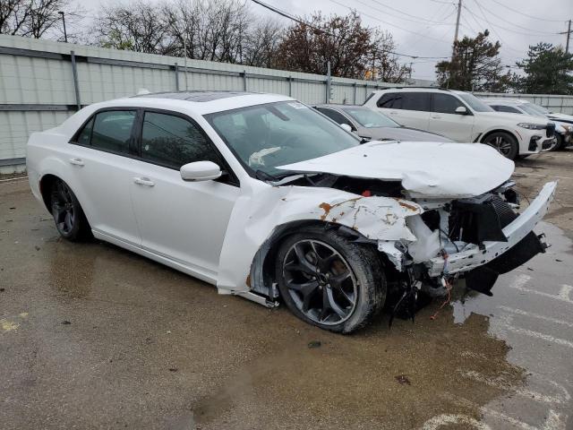 Фото 4 с аукциона – 2023 CHRYSLER 300 S с VIN 2C3CCABG1PH585217