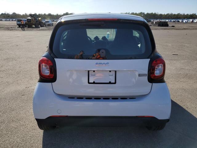 Photo 6 from auction – 2016 SMART FORTWO with VIN WMEFJ5DA2GK061874