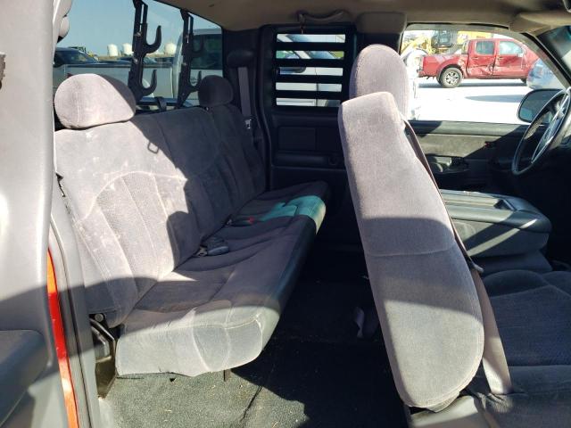 Photo 10 from auction – 2002 CHEVROLET SILVERADO with VIN 2GCEC19V321411403