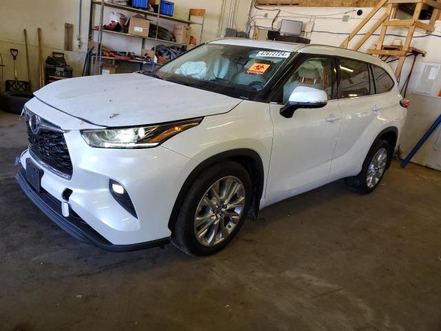 TOYOTA HIGHLANDER 2022 with VIN 5TDDZRBH9NS570212 - Photo from auction