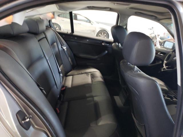 Photo 9 from auction – 2005 BMW 325 I with VIN WBAET37495NJ87625