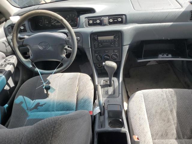 Photo 8 from auction – 2000 TOYOTA CAMRY CE with VIN 4T1BG22K5YU965595