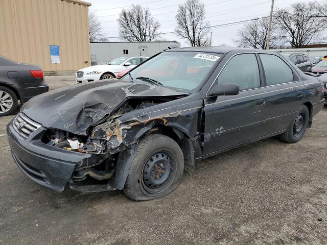 TOYOTA CAMRY CE 2000 with VIN 4T1BG22K4YU692374 - Photo from auction
