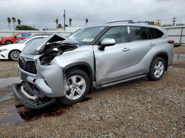 TOYOTA HIGHLANDER 2022 with VIN 5TDZZRAH0NS555525 - Photo from auction