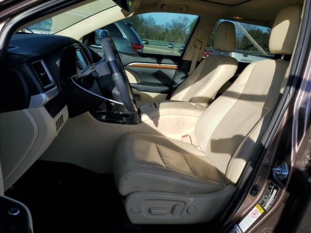 Photo 7 from auction – 2017 TOYOTA HIGHLANDER with VIN 5TDYZRFH6HS196030