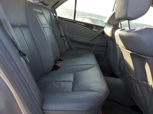 Photo 10 from auction – 2002 MERCEDES-BENZ E 320 4MAT with VIN WDBJF82J72X070417