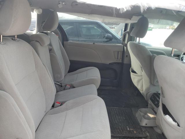 Photo 11 from auction – 2018 TOYOTA SIENNA LE with VIN 5TDKZ3DC9JS913262
