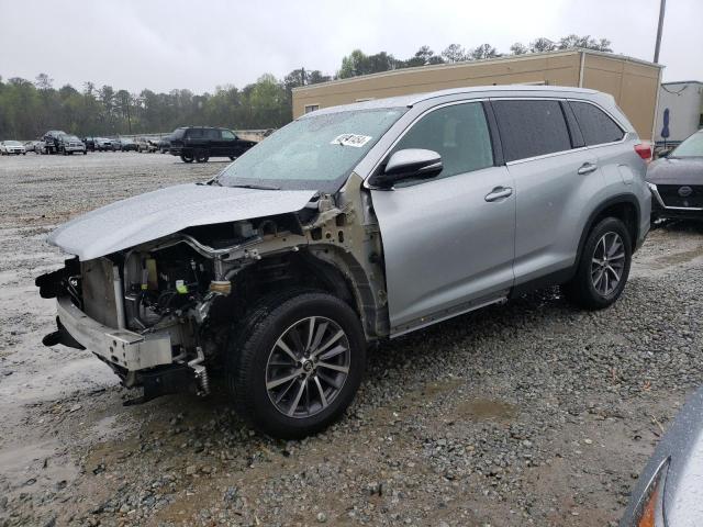 TOYOTA HIGHLANDER 2019 with VIN 5TDKZRFH9KS336567 - Photo from auction
