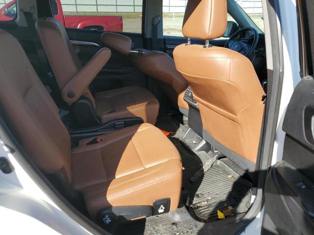 Photo 10 from auction – 2018 TOYOTA HIGHLANDER with VIN 5TDDZRFH6JS892679