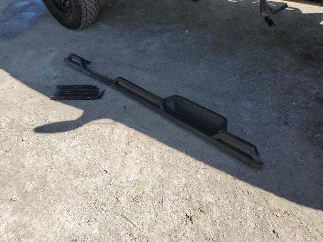 Photo 13 from auction – 2004 FORD EXCURSION with VIN 1FMSU43P24EC74625