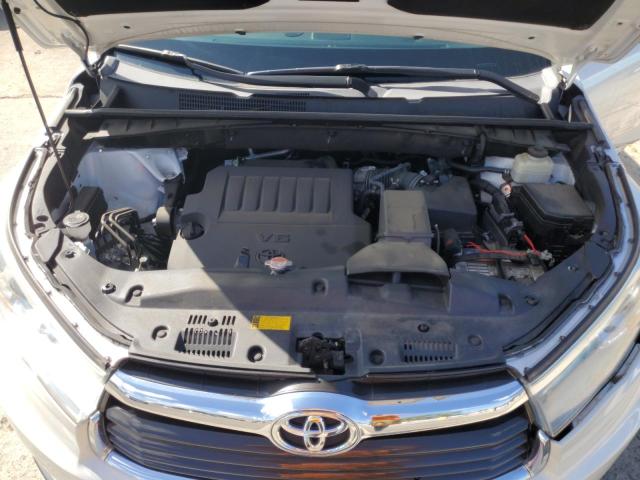 Photo 11 from auction – 2016 TOYOTA HIGHLANDER with VIN 5TDYKRFH4GS159626