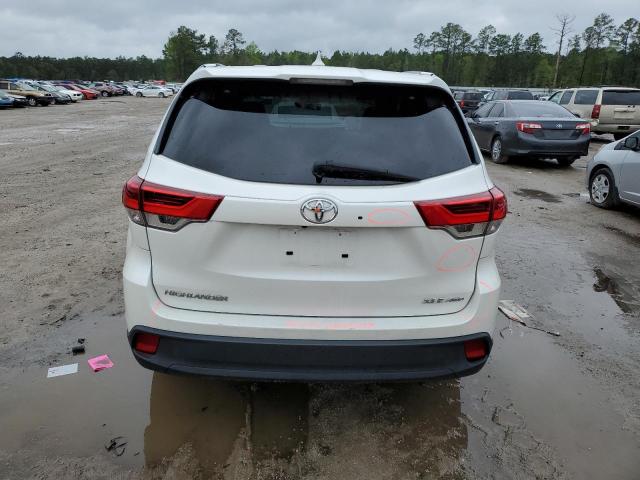 Photo 6 from auction – 2018 TOYOTA HIGHLANDER with VIN 5TDJZRFHXJS544080