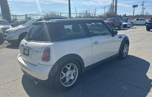 Photo 4 from auction – 2007 MINI COOPER with VIN WMWMF335X7TU63066