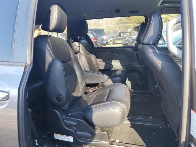Photo 11 from auction – 2017 TOYOTA SIENNA SE with VIN 5TDXZ3DC5HS831514