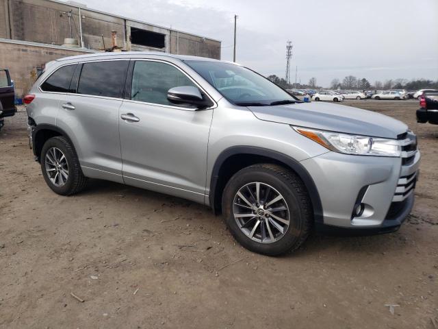 Photo 4 from auction – 2018 TOYOTA HIGHLANDER with VIN 5TDJZRFH1JS806102