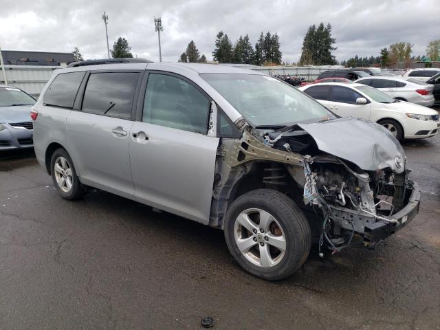 Photo 4 from auction – 2016 TOYOTA SIENNA LE with VIN 5TDKK3DCXGS714640
