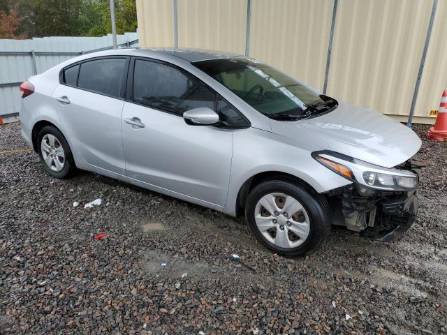 Photo 4 from auction – 2017 KIA FORTE LX with VIN 3KPFK4A77HE017033