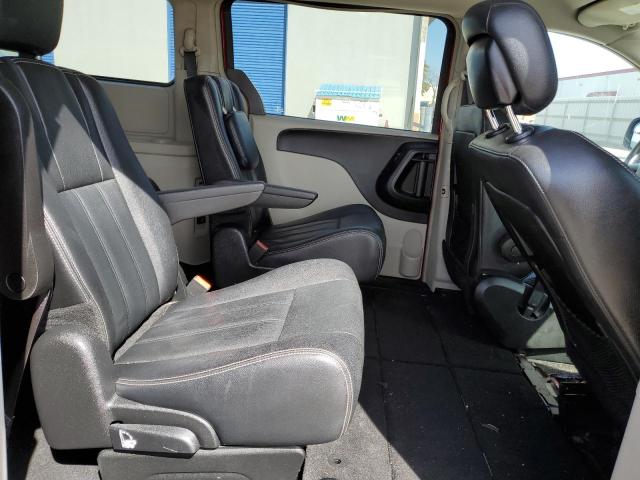 Photo 10 from auction – 2015 CHRYSLER TOWN & COU with VIN 2C4RC1BG0FR726034