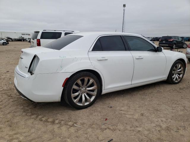 Photo 3 from auction – 2019 CHRYSLER 300 TOURIN with VIN 2C3CCAAG0KH556172