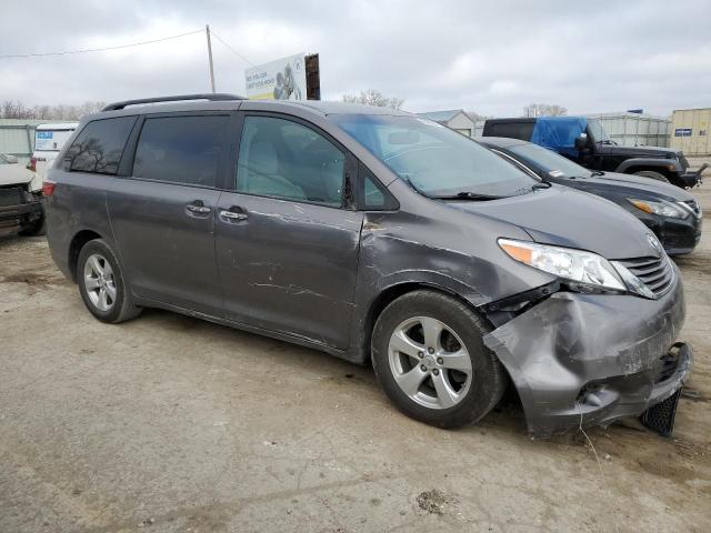Photo 4 from auction – 2017 TOYOTA SIENNA LE with VIN 5TDKZ3DC1HS856176