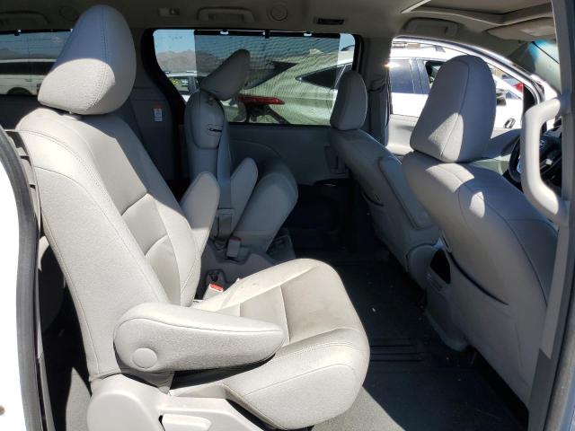Photo 11 from auction – 2017 TOYOTA SIENNA XLE with VIN 5TDYZ3DC0HS845423