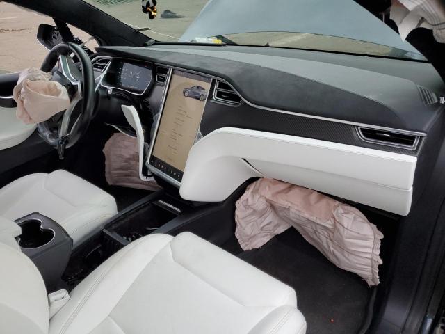Photo 8 from auction – 2017 TESLA MODEL X with VIN 5YJXCDE23HF050105