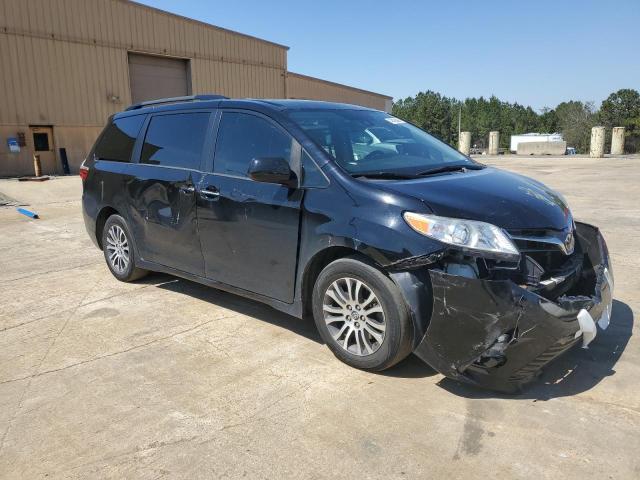 Photo 4 from auction – 2018 TOYOTA SIENNA XLE with VIN 5TDYZ3DC0JS936861