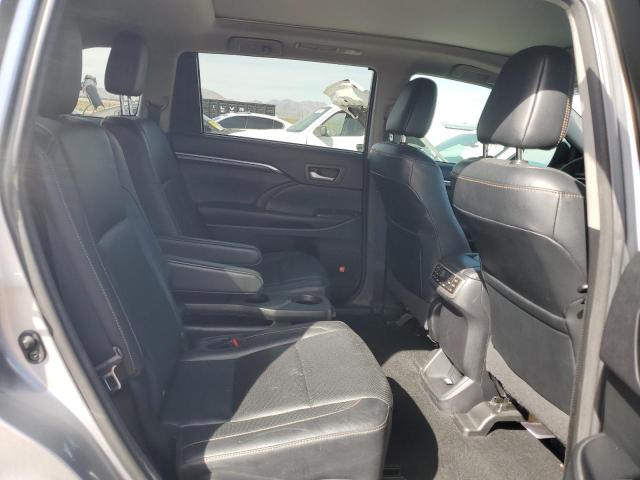 Photo 11 from auction – 2016 TOYOTA HIGHLANDER with VIN 5TDDKRFH9GS345578