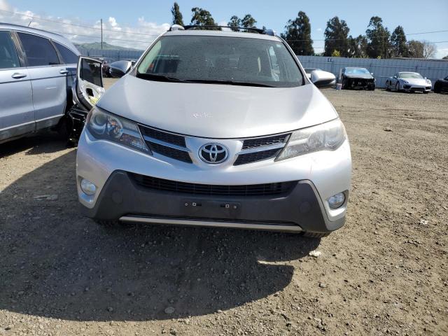 Photo 5 from auction – 2015 TOYOTA RAV4 XLE with VIN JTMWFREV3FJ049956