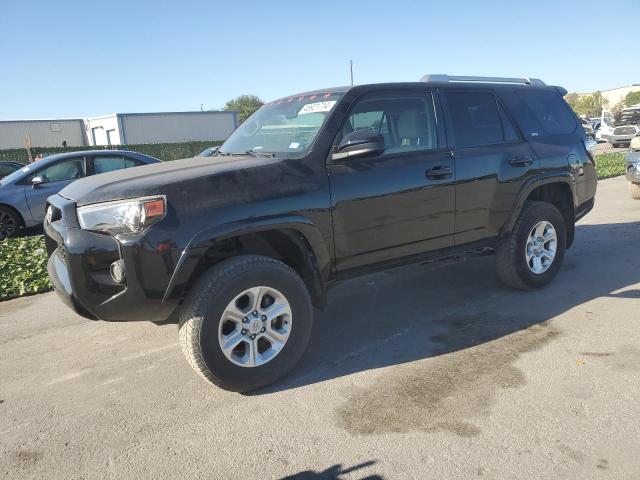 Photo 1 from auction – 2018 TOYOTA 4RUNNER SR with VIN JTEZU5JR7J5190241