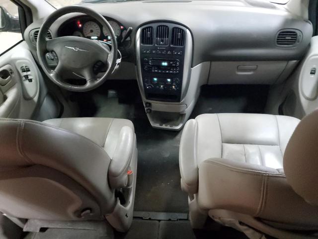 Photo 8 from auction – 2005 CHRYSLER TOWN & COU with VIN 2C4GP54L35R123963