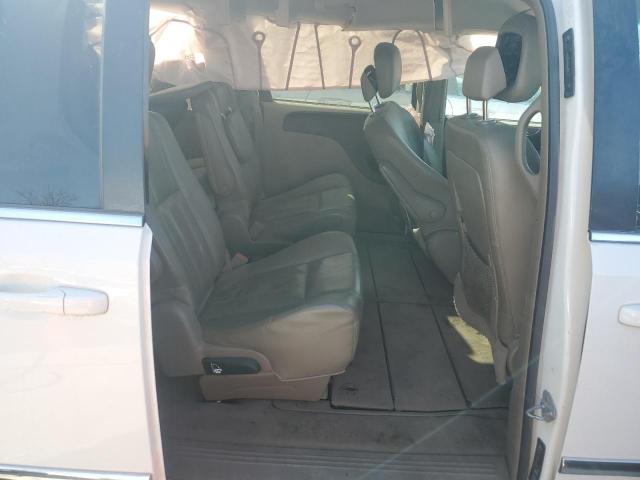 Photo 11 from auction – 2012 CHRYSLER TOWN & COU with VIN 2C4RC1BG4CR312833