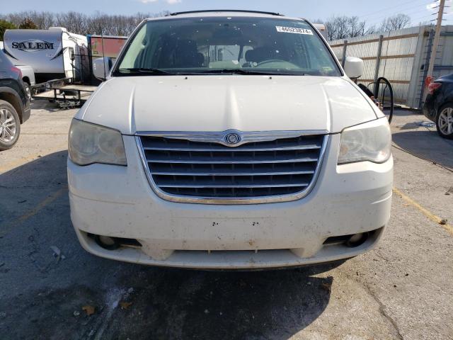 Photo 5 from auction – 2010 CHRYSLER TOWN & COU with VIN 2A4RR5D12AR279174