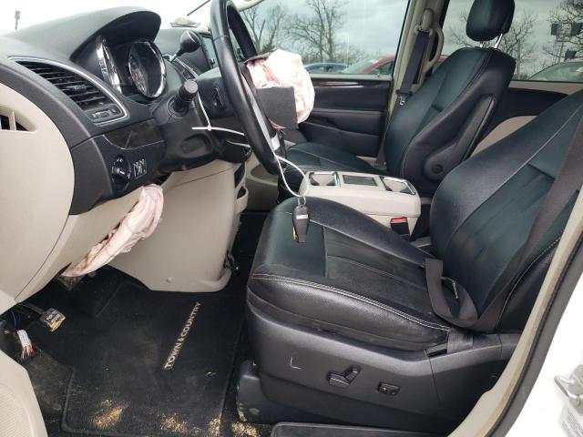 Photo 7 from auction – 2016 CHRYSLER TOWN & COU with VIN 2C4RC1BG2GR198143