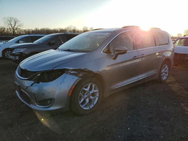CHRYSLER PACIFICA T 2017 with VIN 2C4RC1BG9HR820741 - Photo from auction