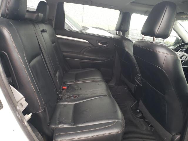 Photo 11 from auction – 2018 TOYOTA HIGHLANDER with VIN 5TDJZRFH9JS486981
