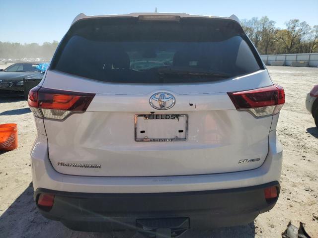 Photo 6 from auction – 2019 TOYOTA HIGHLANDER with VIN 5TDJZRFH8KS606609