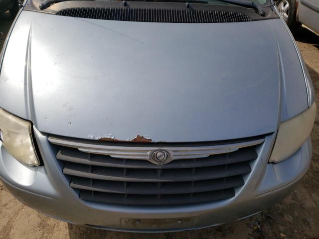 Photo 12 from auction – 2005 CHRYSLER TOWN & COU with VIN 2C4GP54L15R433562