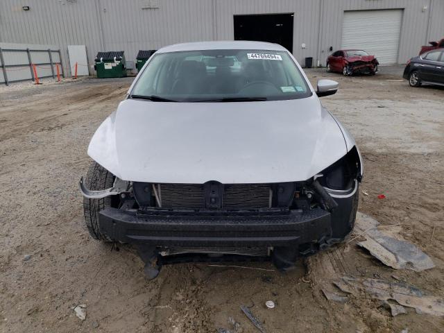 Photo 5 from auction – 2015 VOLKSWAGEN PASSAT S with VIN 1VWAT7A34FC050434