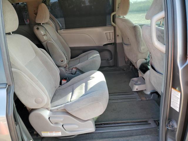 Photo 11 from auction – 2017 TOYOTA SIENNA LE with VIN 5TDKZ3DC6HS799960